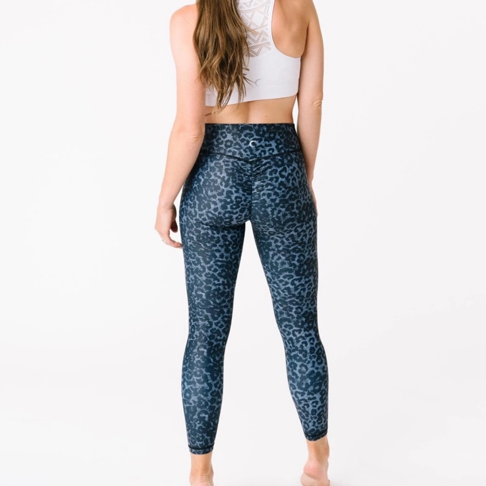 ZYIA Stone Leopard Scrunchy Light N Luxe Leggings 7/8 Length 24” XXL 14-16